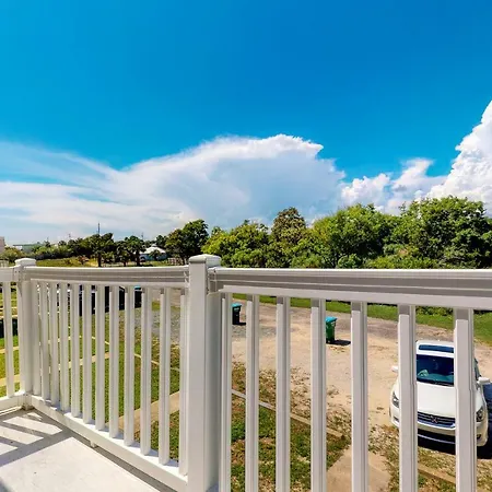 Deluna Court Getaway Villa